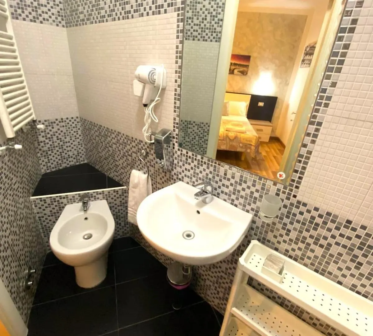 B&B A Home In רומא 2*,  איטליה