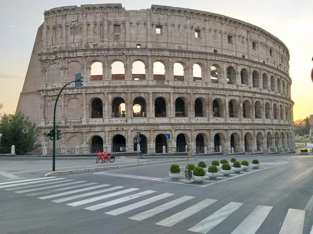 B&B A Home In Rome 2*,